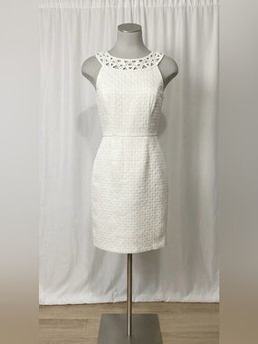 Antonio Melani Valencia White Textured Sheath Dress Cutout Neck Size 0